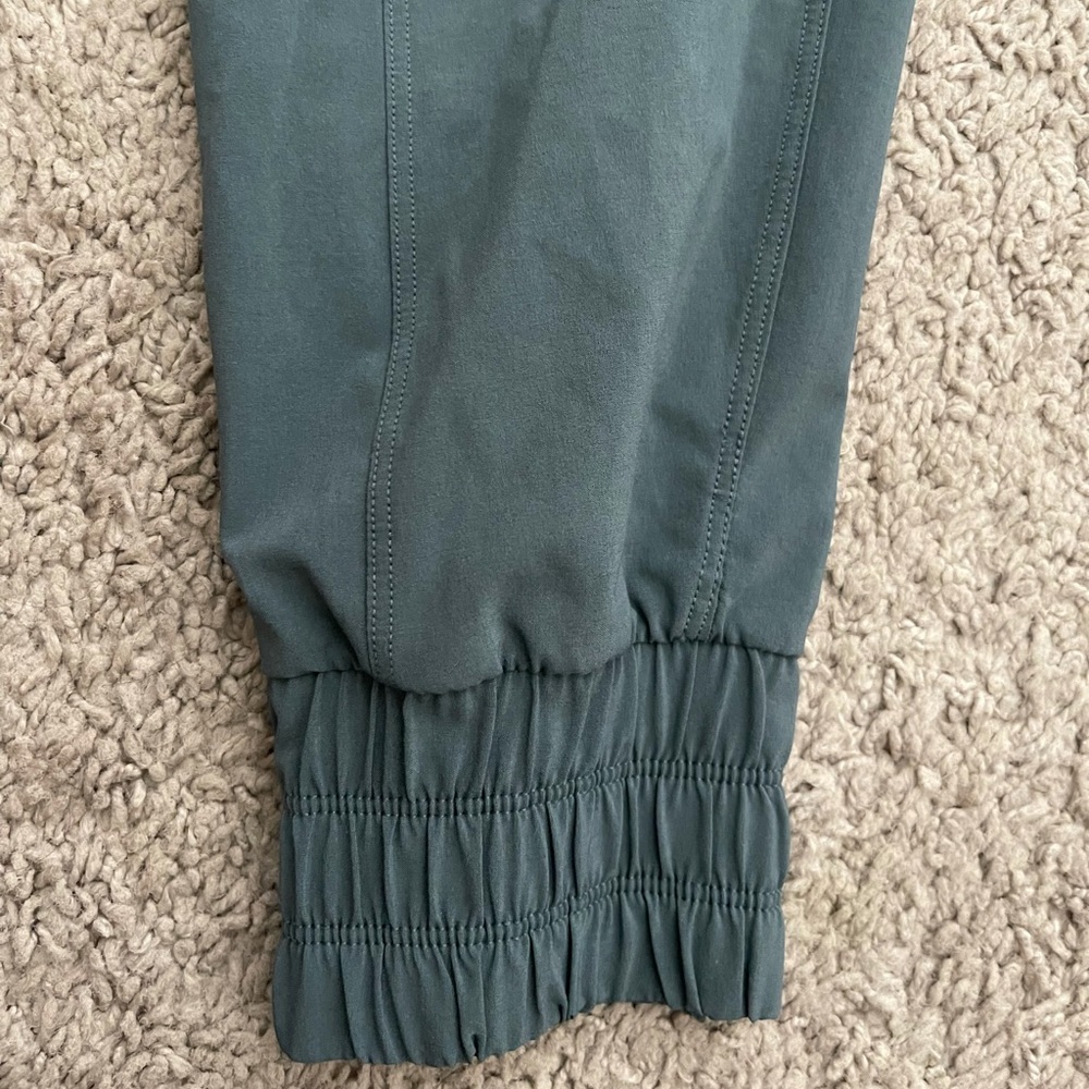 Lululemon joggers - Picture 3 of 6